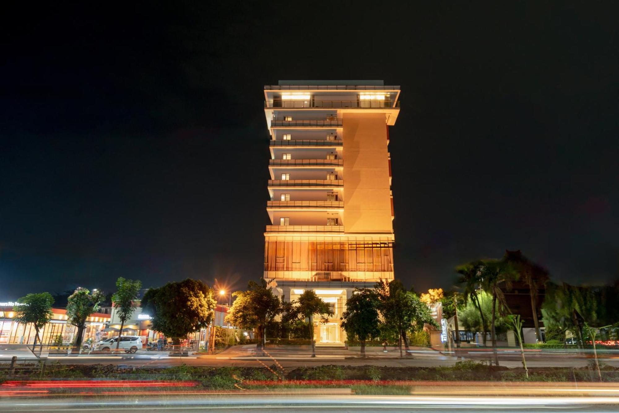 The Capital Hotel Surabaia Exterior foto